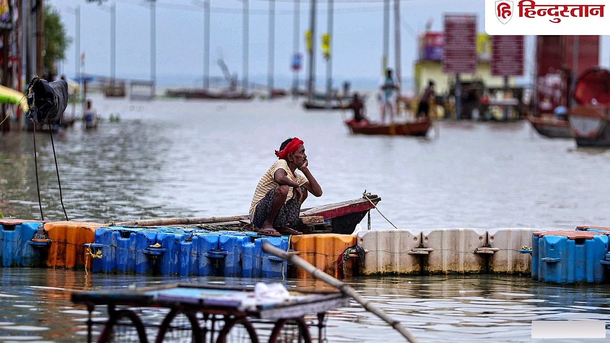 टोंस‑मंदाकिनी की बाढ़ से गंगा‑यमुना के जलस्तर बढ़े, घरों में पानी घुस रहा है