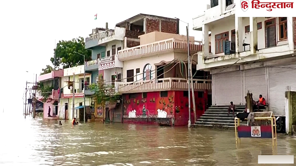 देवरिया में गांवों की तरफ बढ़ रही सरयू नदी, प्रयागराज में घटा टोंस-बेलन का पानी