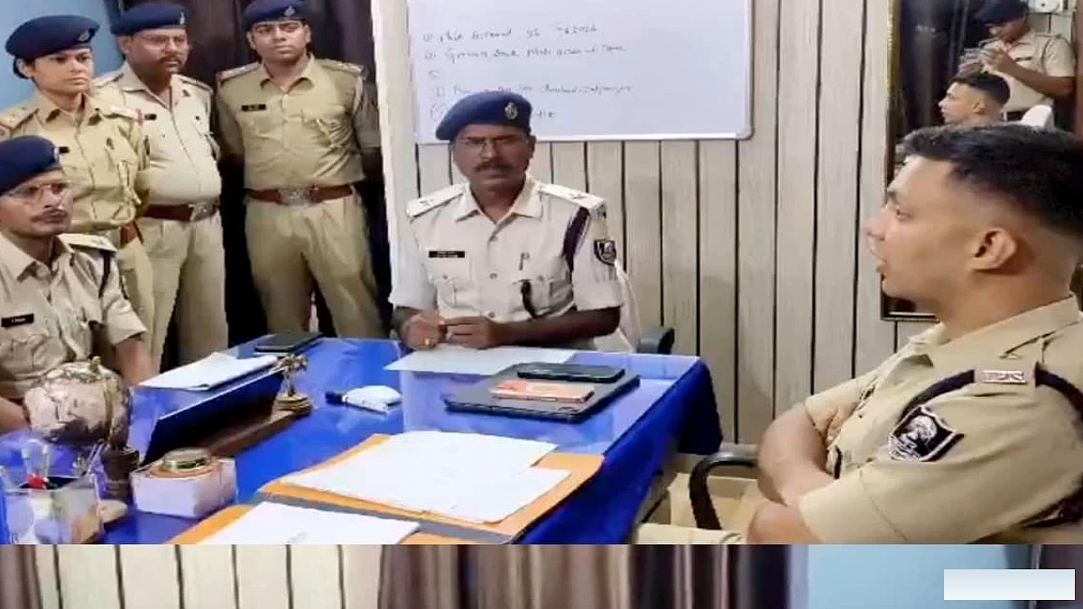 भोजपुर में SP अवधेश दीक्षित का साइबर थाने का निरीक्षण, ठगी राशि वापसी पर विशेष जोर