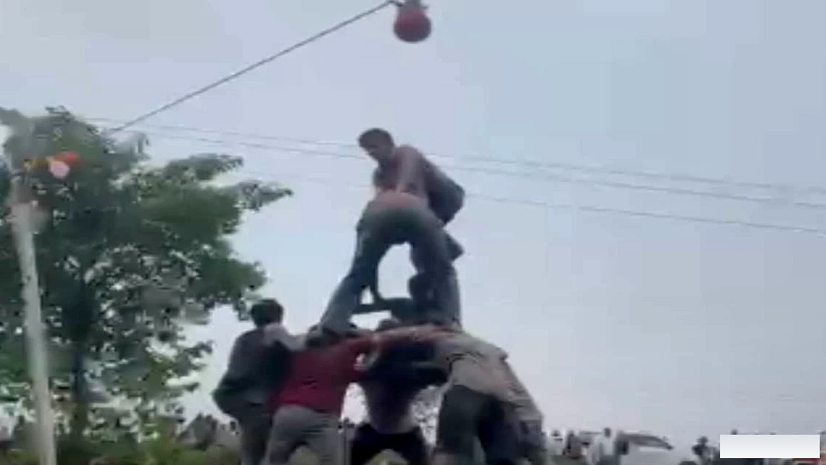 सीवान में जन्माष्टमी पर मटका फोड़ उत्सव, युवा व बच्चों ने भरपूर भागीदारी की