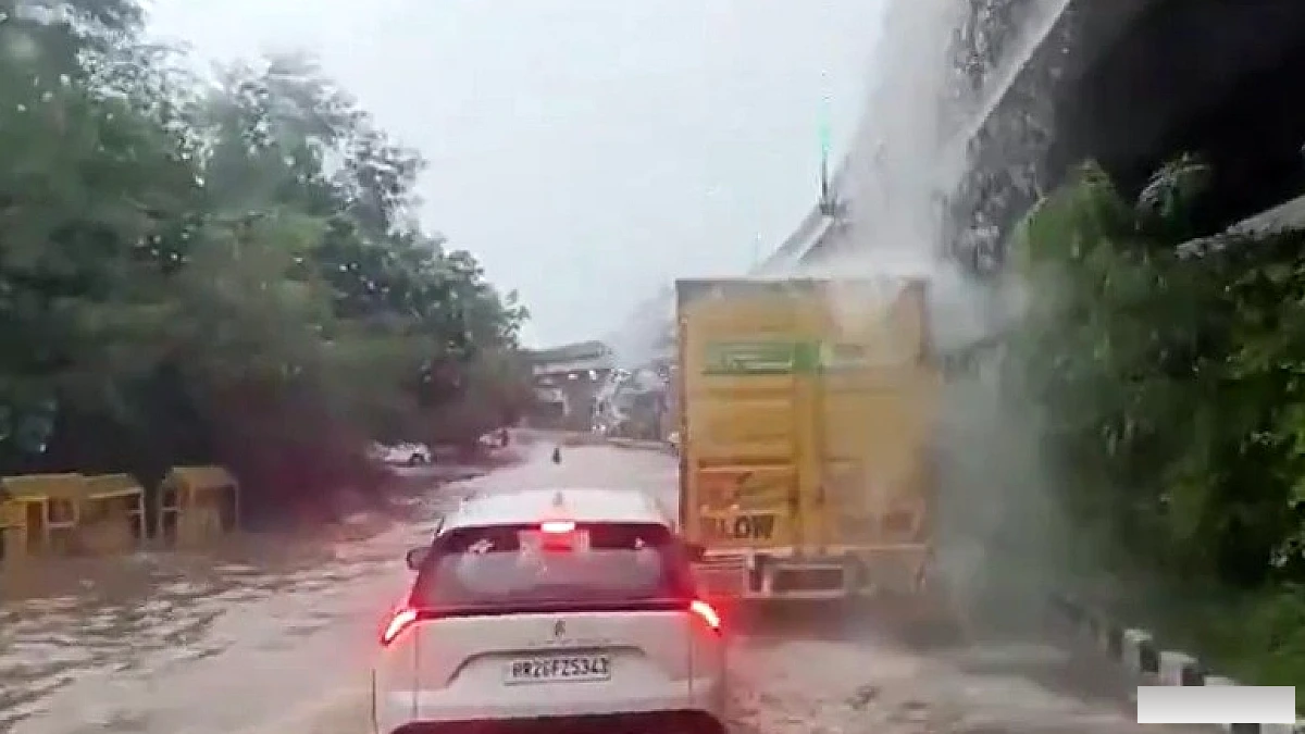 एक घंटे की तेज़ बारिश से दिल्ली में जलभराव, इंदिरा गांधी हवाई अड्डे पर फ्लाइट्स में बाधा