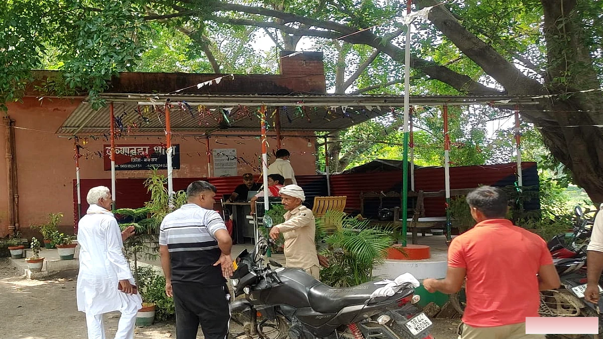 दुष्कर्मी शिक्षक पर एक्शन: बक्सर छात्रा कांड का एक मुख्य आरोपी गिरफ्तार, प्रधानाध्यापक पहले ही जा चुका था जेल