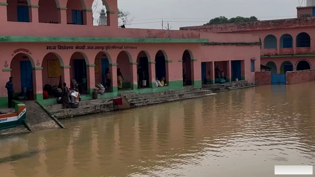 मुंगेर में गंगा का जलस्तर बढ़ा, 3.75 लाख लोग बाढ़ से खतरे में