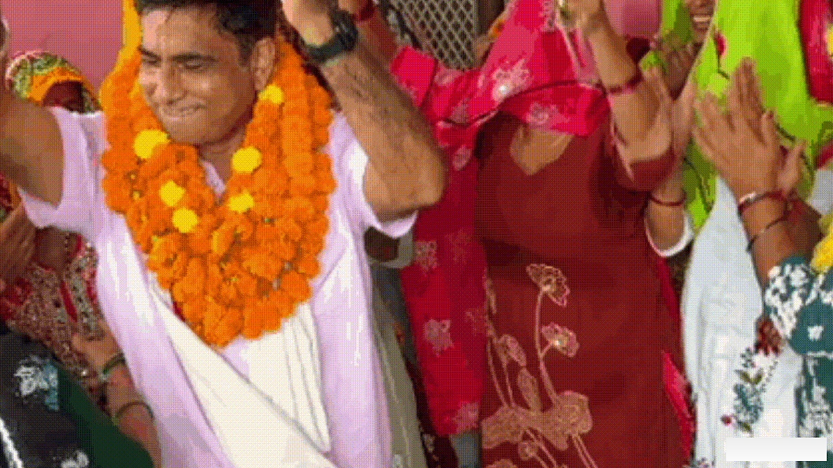 बुलंदशहर के भाजपा विधायक प्रदीप चौधरी का महिलाओं के साथ डांस करते वीडियो वायरल, विकास कार्यों के लोकार्पण पर जश्न