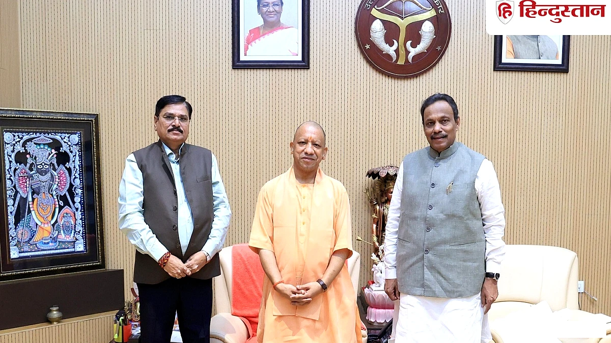 भाजपा कोर कमेटी बैठक से पहले योगी से मिले यूपी प्रभारी विनोद तावड़े, जगदीश पटेल भी रहे मौजूद
