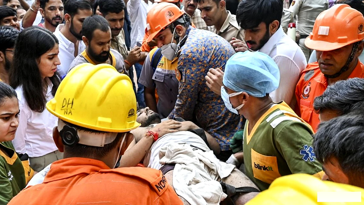 सत्य निकेतन में 50‑साल पुरानी इमारत के बेसमेंट में मरम्मत के दौरान ढहाव, 6 मौतें, जिम्मेदारी पर सवाल