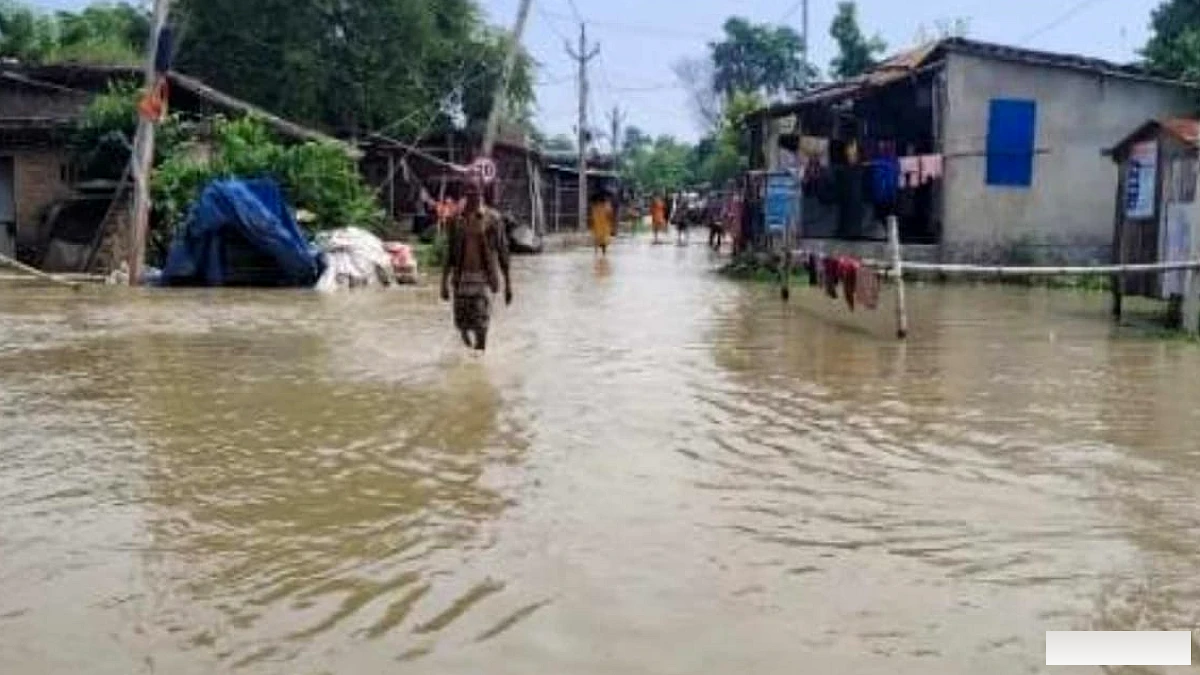 गंगा के सैलाब में डूबी आखिरी विदाई की राह, सिमरिया में शवयात्राओं को बदलना पड़ा रास्ता