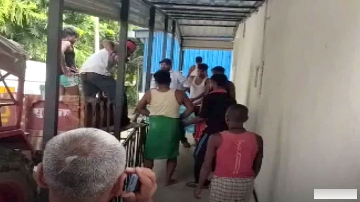 बेगूसराय के सिसवा में करंट शॉक से पिता‑पुत्र की मौत, मुआवजे की माँग पर सड़क जाम