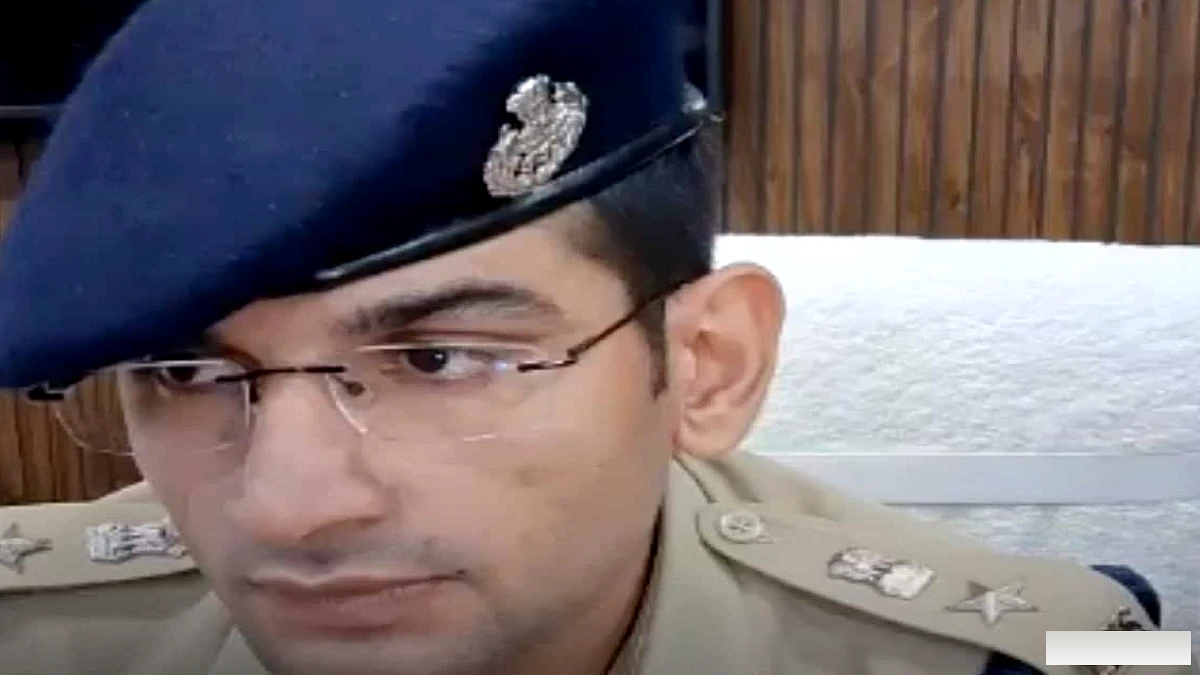 सीवान महावीरी झंडा मेला में शिष्टाचार उल्लंघन पर पुलिस कार्रवाई, एसपी ने की जानकारी