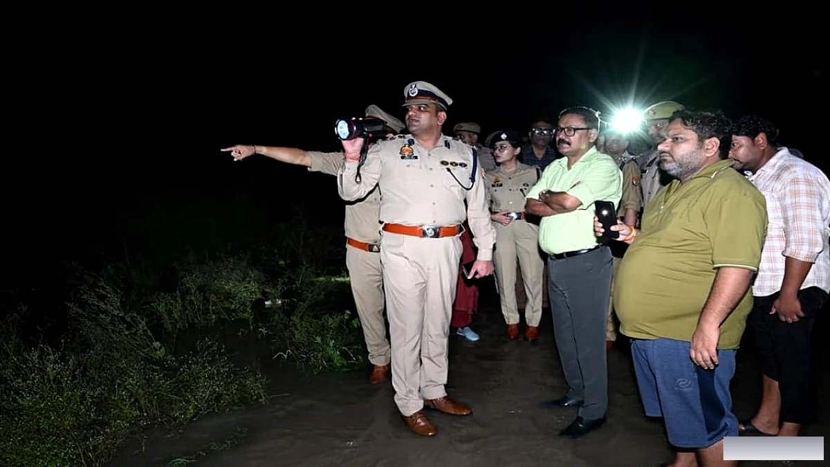 बरेली में बाइक समेत तीन युवक नदी में बहे, पुल पार करने के दौरान हुई घटना, तीनों का नहीं लगा पता