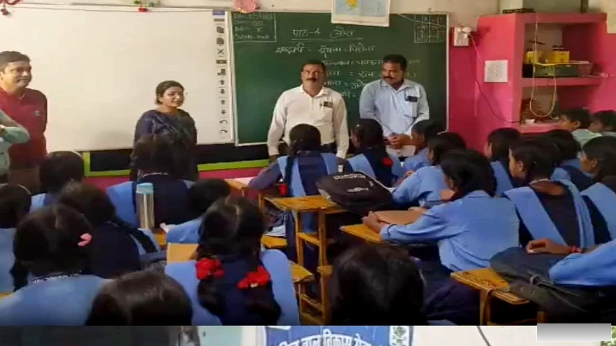 सासाराम के तिलौथू में डीडीसी ने विकास योजनाओं का निरीक्षण कर अवैध नर्सिंग होम व अल्ट्रासाउंड सेंटर को बंद करने का आदेश दिया