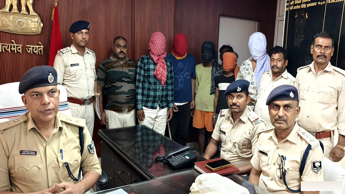 खाली मकानों में चोरी करने वाले बड़े गिरोह का पर्दाफाश, चुराए गए सोने से खरीदते थे स्कूटी और वीडियो कैमरा