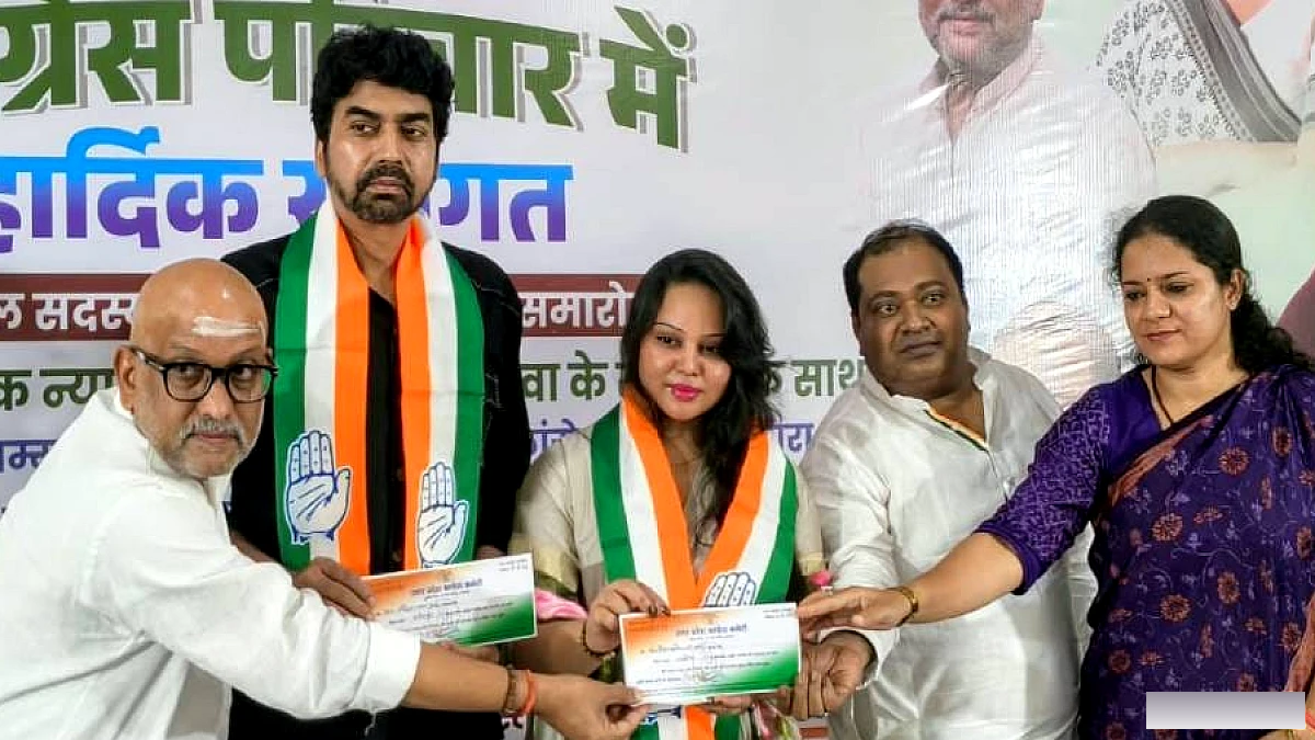 सेवानिवृत्त आईएएस डॉ. राकेश वर्मा और अभिनेत्री फिरदौस बानो ने थामा कांग्रेस का हाथ, जानें पूरा अपडेट