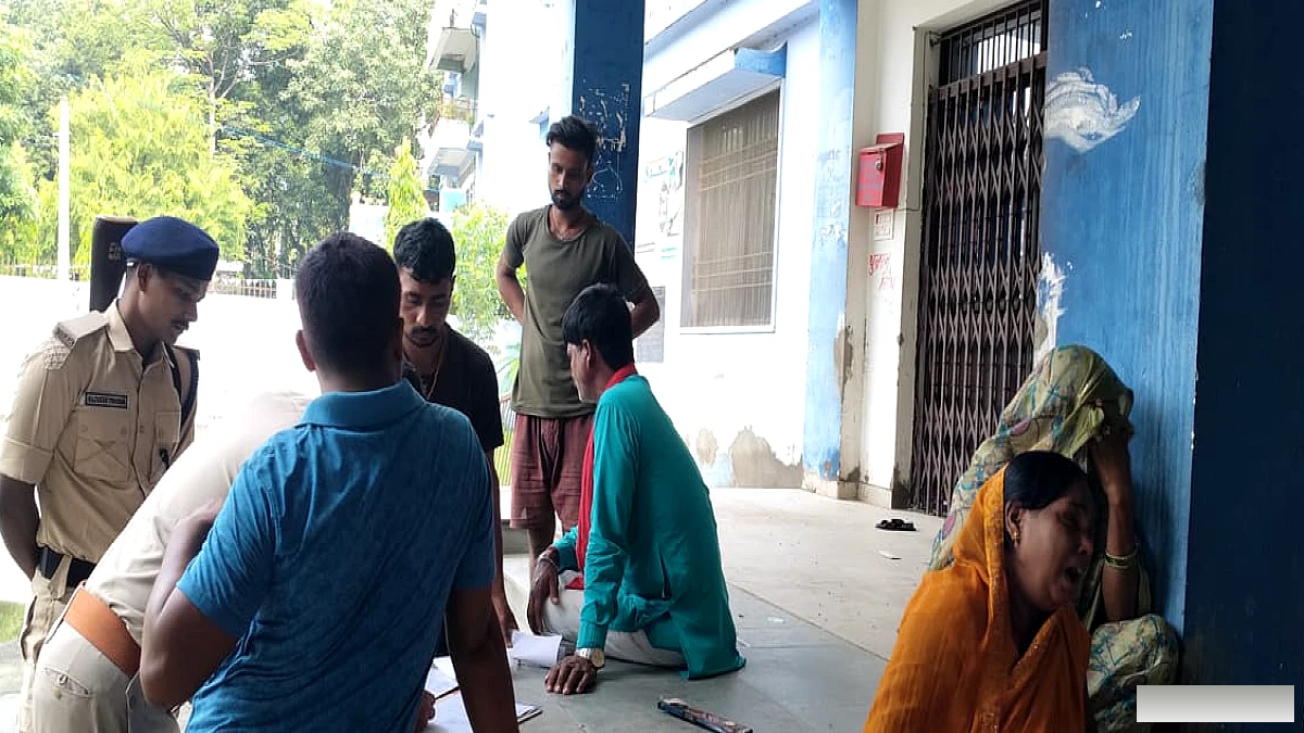 रोहतास में रुपये के विवाद में खूनी खेल, महिला की पीट-पीटकर हत्या; दो बेटे भी घायल