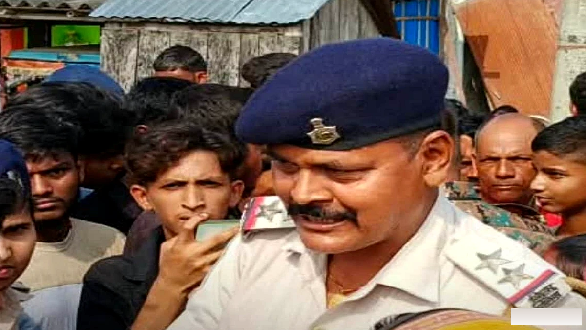 कटिहार में बंद घर पर चोरों ने हमला, वेंटिलेटर तोड़कर घुसे, लाखों के ज्वेलरी चोरी की संभावना
