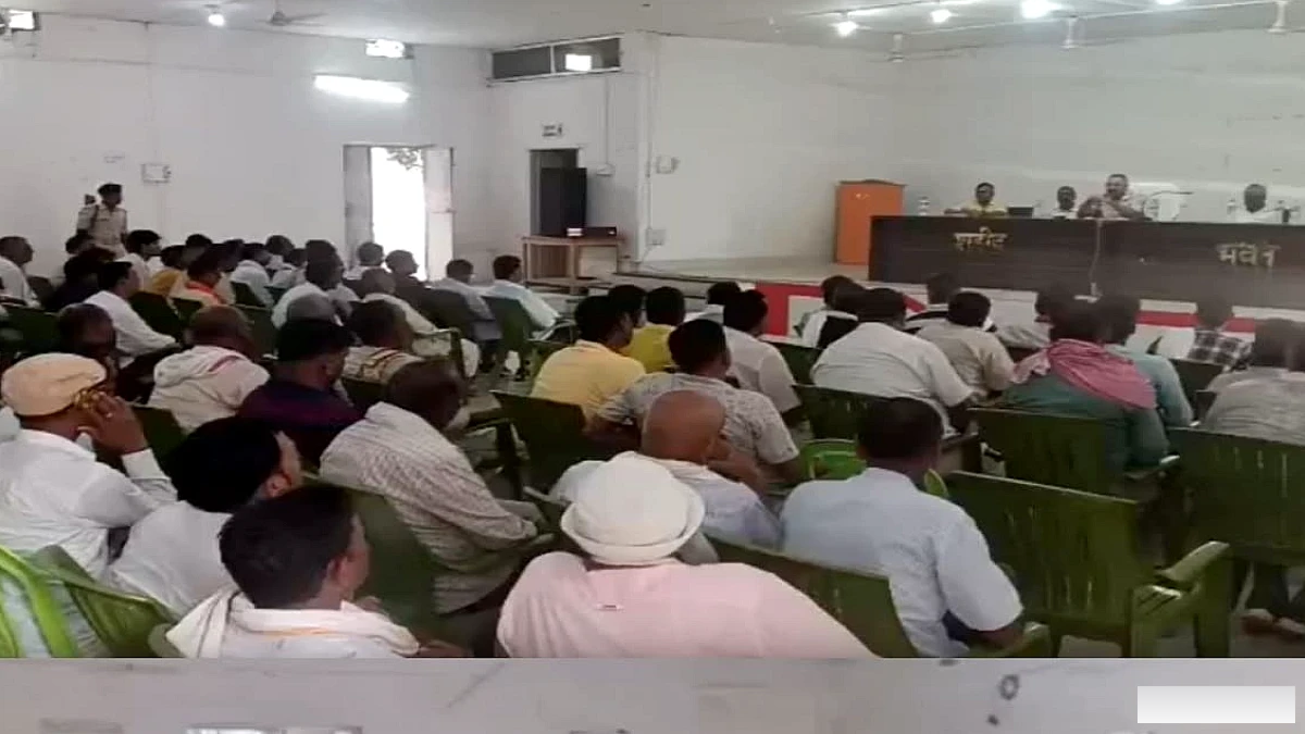 भोजपुर के पीरो में SDO ने राशन दुकानदारों को अनाज की समय पर और निर्धारित मात्रा में वितरण का आदेश