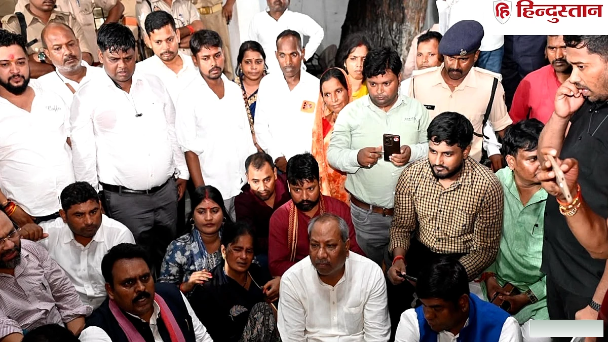 संजय निषाद ने गोंडा में बर्तन कारोबारी की हत्या पर धरना दिया, SHO समेत दो पुलिसकर्मियों को निलंबित