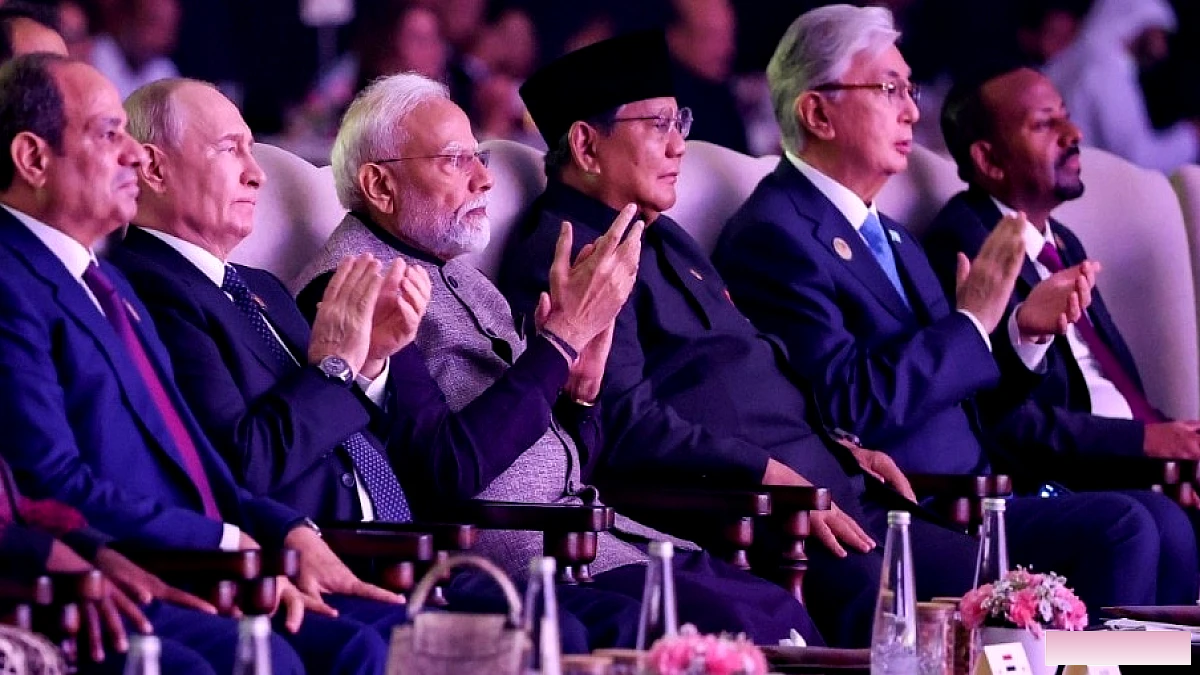 PM मोदी की कई द्विपक्षीय मुलाकातें, BRICS लीडर्स का संयुक्त फोटो‑सेशन