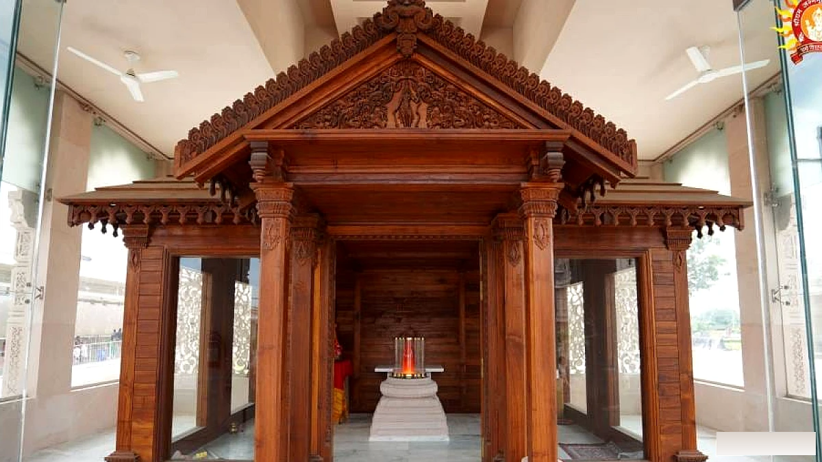 रामलला के पुराने अस्थायी मंदिर को मिलेगा नया रूप, अतीत की यादें रहेंगी हमेशा सुरक्षित