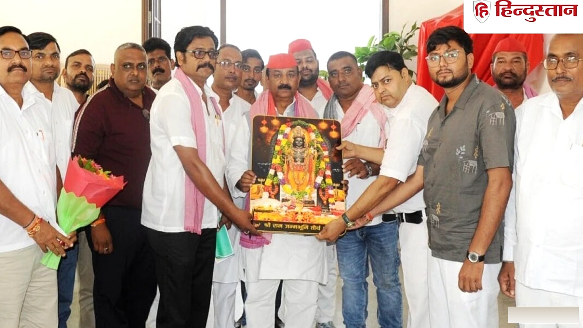अखिलेश यादव के नेतृत्व में समाजवादी पार्टी में अयोध्या‑प्रयागराज समेत कई जिलों के सभासद शामिल