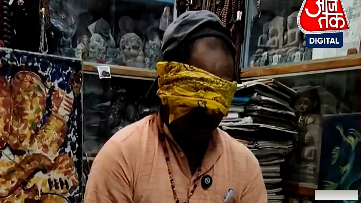 काशी के अंधे कलाकार विजय कुमार बनाते हैं अनोखे गणपति
