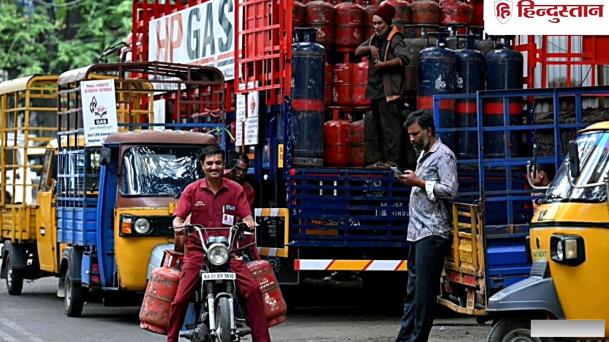सऊदी हमले से कच्चे तेल की कीमतें बढ़ीं, पेट्रोल‑डीजल और LPG की खुदरा दरें स्थिर