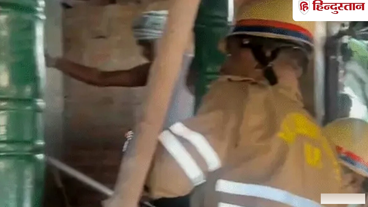 शॉर्ट सर्किट से घर में लगी आग, सीतापुर में मां‑बेटी की मौत, 10‑साल का बच्चा भी झुलसा