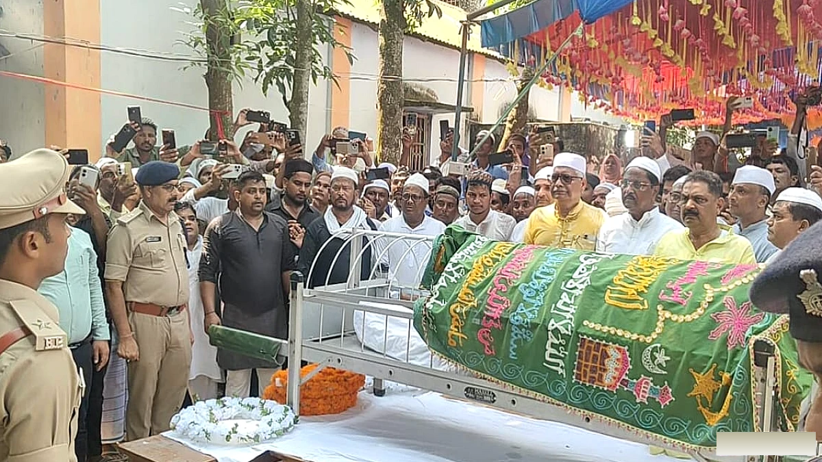 अब्दुल जलील मस्तान सुपुर्द-ए-खाक, जनाजे की नमाज में उमड़ा जनसैलाब; नम आंखों से दी अंतिम विदाई