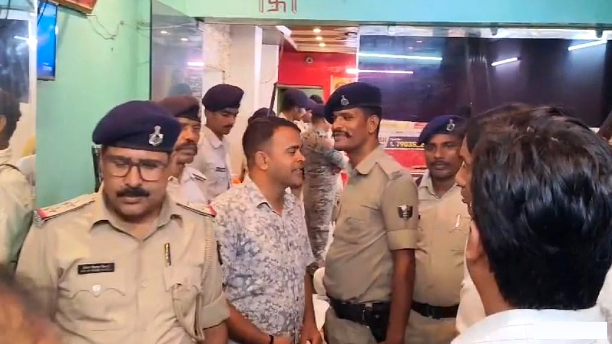 होटल में आधी रात छापा, छह लोग हिरासत में, रजिस्टर में कोई एंट्री नहीं