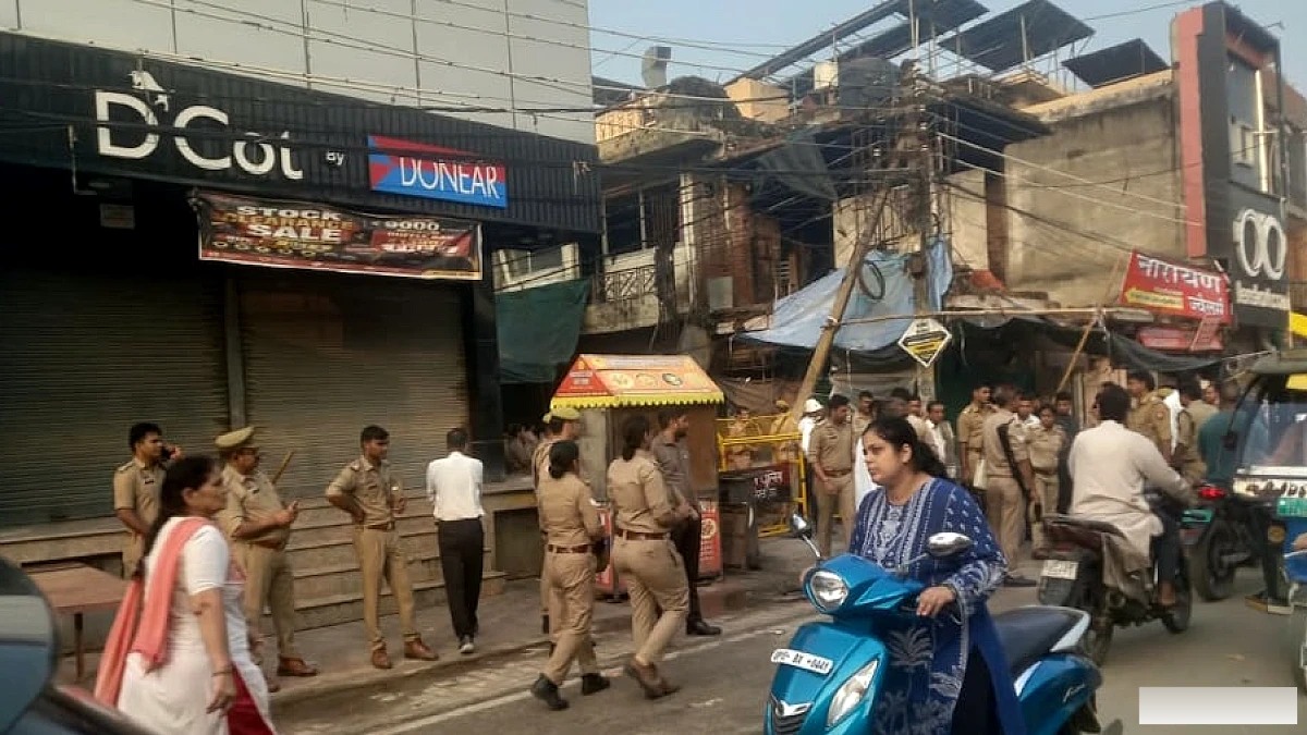 मेरठ में 44 सील भवनों पर बुलडोजर, स्कूल जाने वाले बच्चों को भी रोका