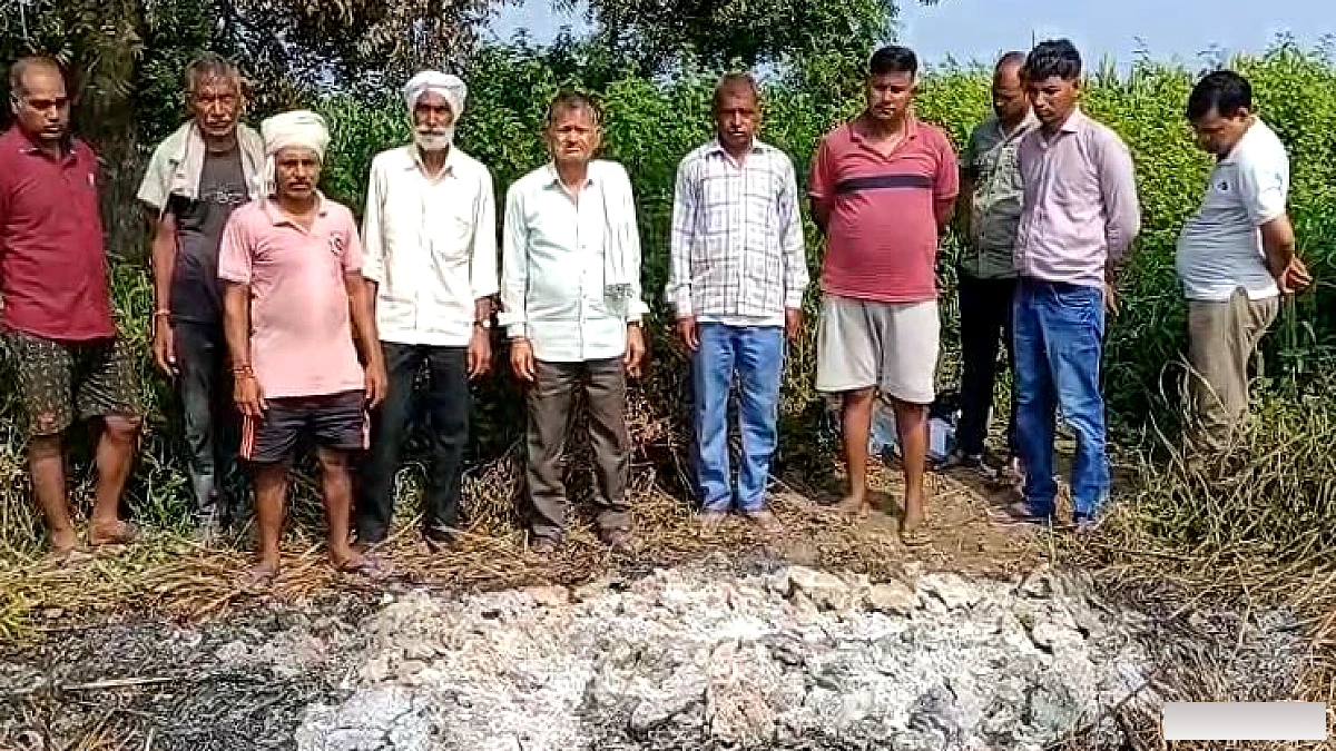 अंजलि के अंतिम संस्कार के बाद राख में मिली छेनी, पोस्टमार्टम पर सवाल उठे