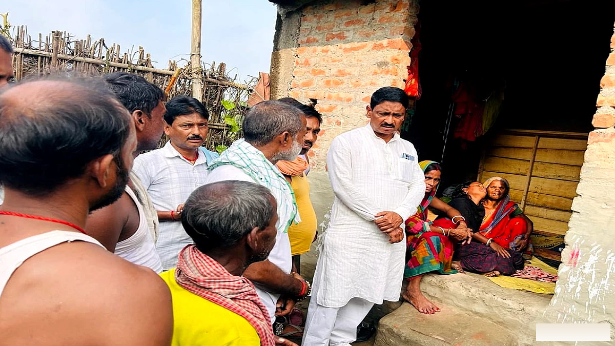 वज्रपात से 10 वर्षीय बालिका सहित दो की मौत, तीन महिलाएं झुलसीं; कई मवेशियों की भी गई जान