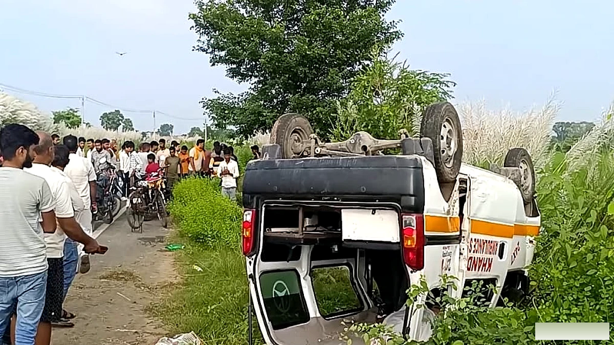 राजगीर मुख्य मार्ग पर तेज रफ्तार एंबुलेंस पलटी, सात घायल; दो की हालत गंभीर
