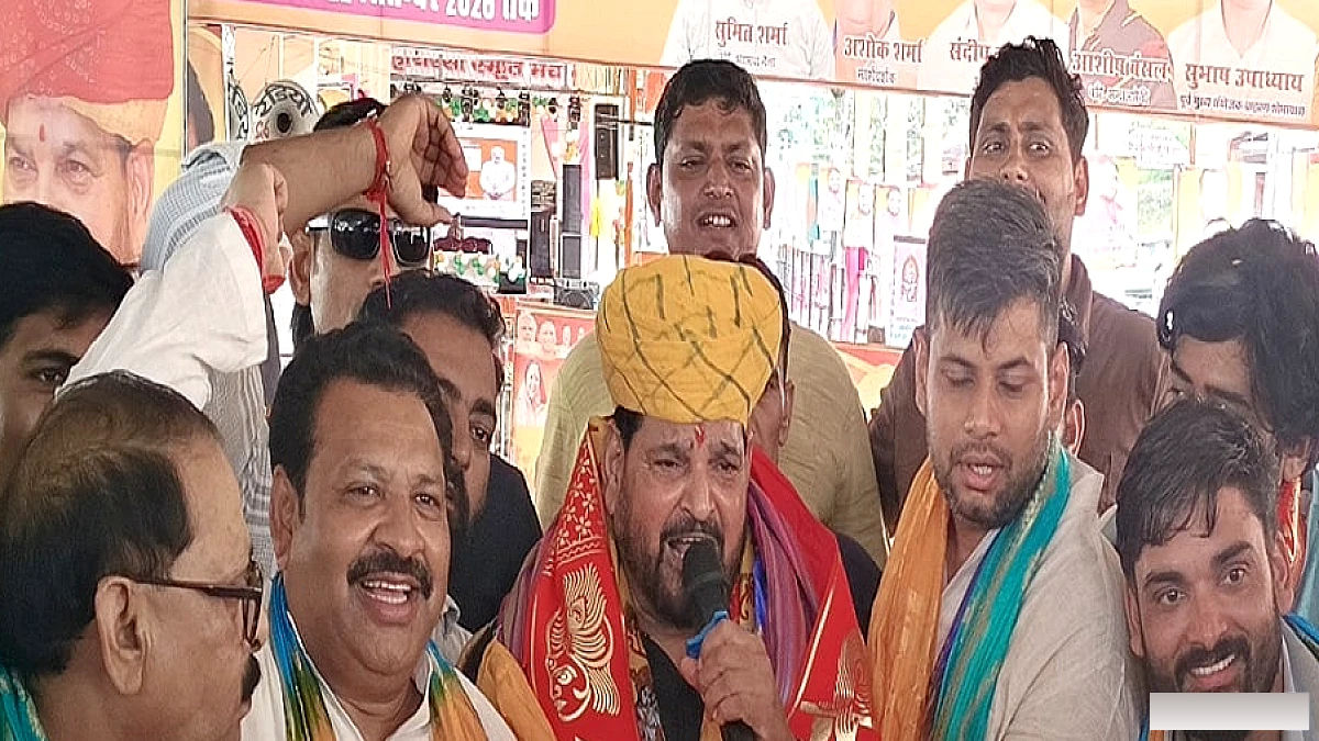 बृजभूषण शरण ने हाथरस में योग गुरु बाबा रामदेव पर आरोप लगाये
