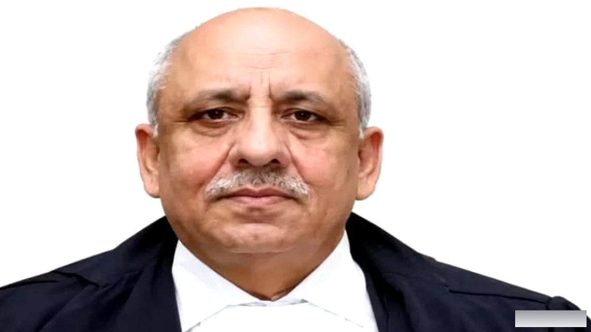 जस्टिस अवनींद्र कुमार सिंह ने सेवानिवृत्ति के दिन 1.01 क्रोड़ का दान किया, फेयरवेल में भावनात्मक क्षण