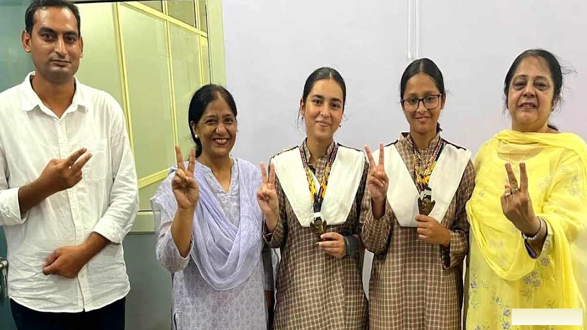 एएमयू की दो छात्राओं ने रोलर डर्बी फेडरेशन कप‑2026 में स्वर्ण पदक जीता