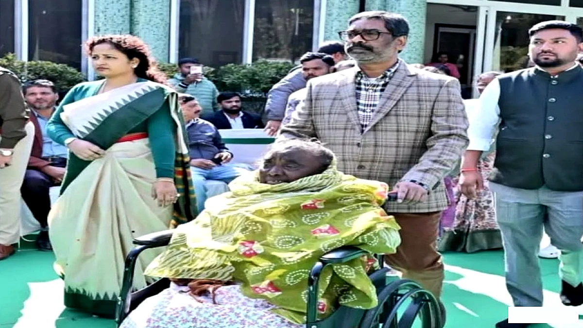 सीएम हेमंत सोरेन की मां रूपी सोरेन की फिर बिगड़ी तबीयत, सांस लेने में तकलीफ के बाद अस्पताल में भर्ती