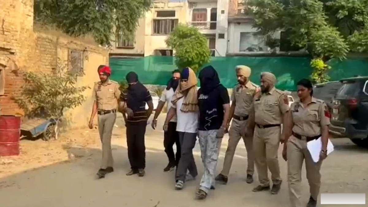 मोगा में गैंगवार साजिश विफल: पंजाबी गायक गिल मानूके समेत पांच गिरफ्तार, हथियार जखीरा बरामद