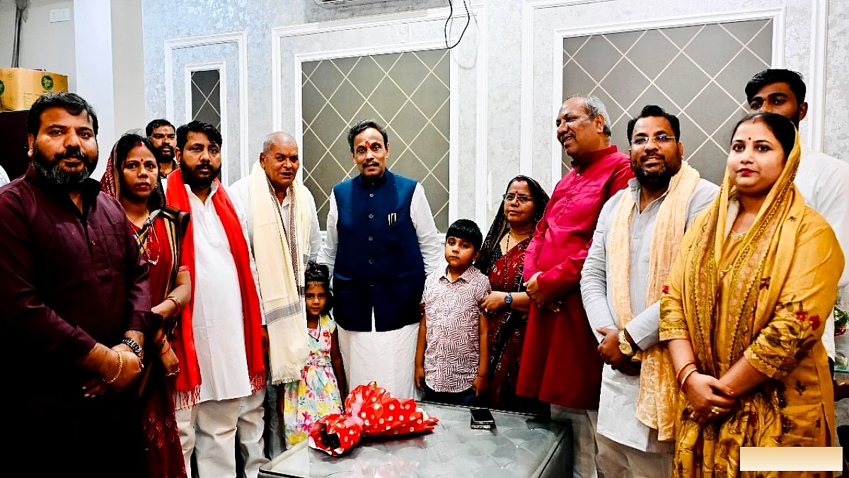 BJP ने किया डैमेज कंट्रोल: CM योगी ने अदिति सिंह से मुलाकात, विनोद तावड़े पहुंचे संजय निषाद के घर