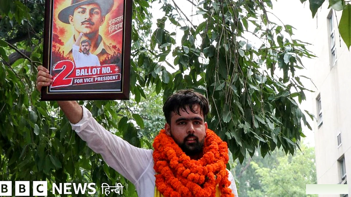 डीयू छात्रसंघ चुनावः दीपांशु शौकीन कौन हैं, जिन्होंने नंगे पैर तय किया जीत का सफ़र