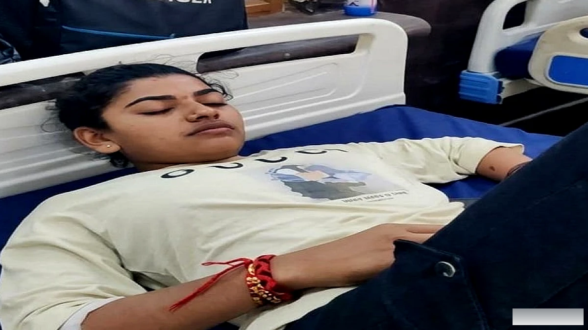 हाथरस जंक्शन के लाड़पुर में किशोरी पर 7 बार सांप ने हमला, परिवार में भय