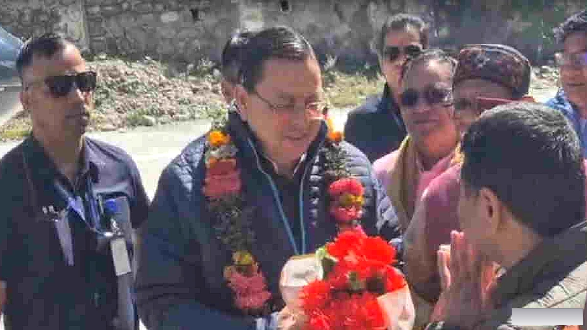 मुख्यमंत्री पुष्कर सिंह पहुंचे बदरीनाथ धाम, बदरी विशाल की पूजा अर्चना के बाद सांस्कृतिक महोत्सव में भाग