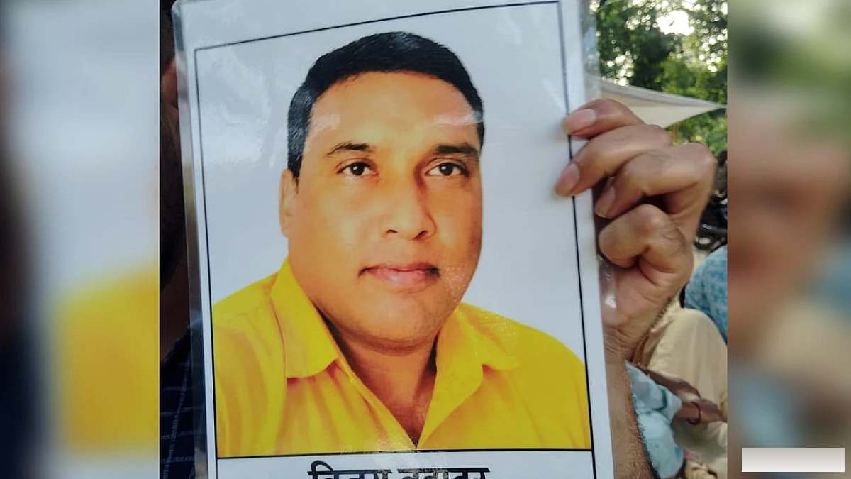 प्रयागराज में टीजीटी‑पीजीटी चयन में एक उम्मीदवार की मौत से बढ़ा तनाव, पुलिस ने धरना स्थल खाली कराया