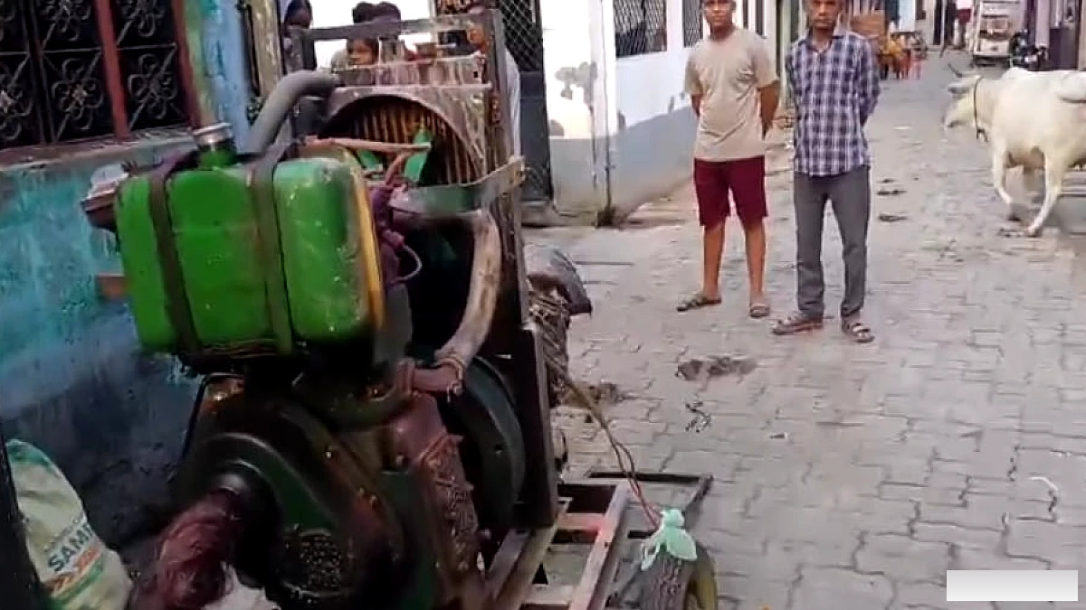 गणेश विसर्जन यात्रा में डांस करती महिला के बाल जनरेटर में फँसे, गंभीर हालत