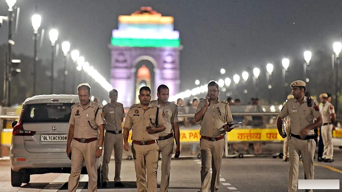 संगम विहार में बड़ी घर डकैती, पुलिस ने मौके पर जांच शुरू की