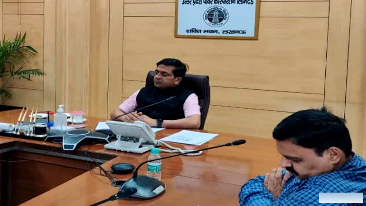यूपी में बिजली प्रबंधन पर टकराव: ऊर्जा मंत्री और ऊर्जा विभाग के प्रमुख के बीच संघर्ष