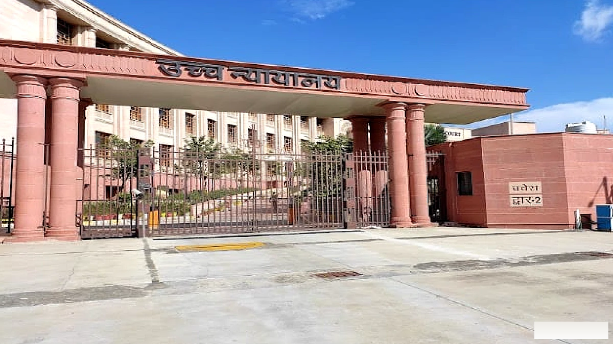 हाईकोर्ट ने स्कूल वाहनों की सुरक्षा पर सख्त निर्देश, डीएम को एक महीने में अनुपालन रिपोर्ट देने का आदेश