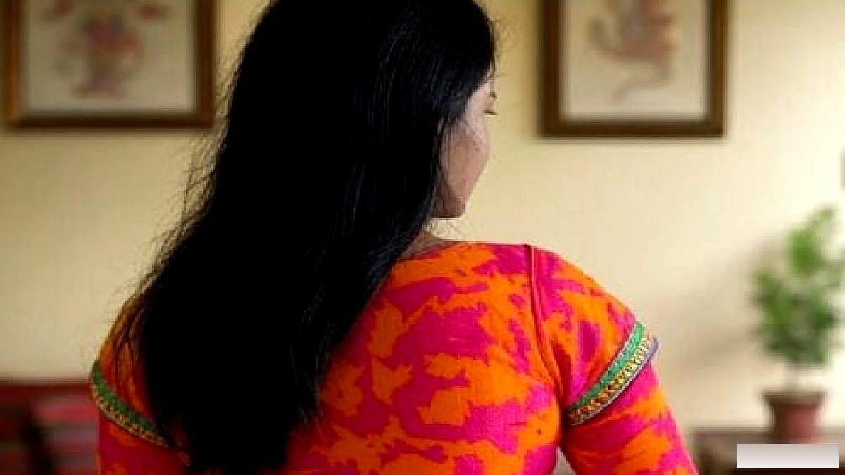 चलती बस में शिक्षिका ने छेड़छाड़ की, बाद में हुई शर्मनाक हरकत – वह जयपुर जा रही थीं
