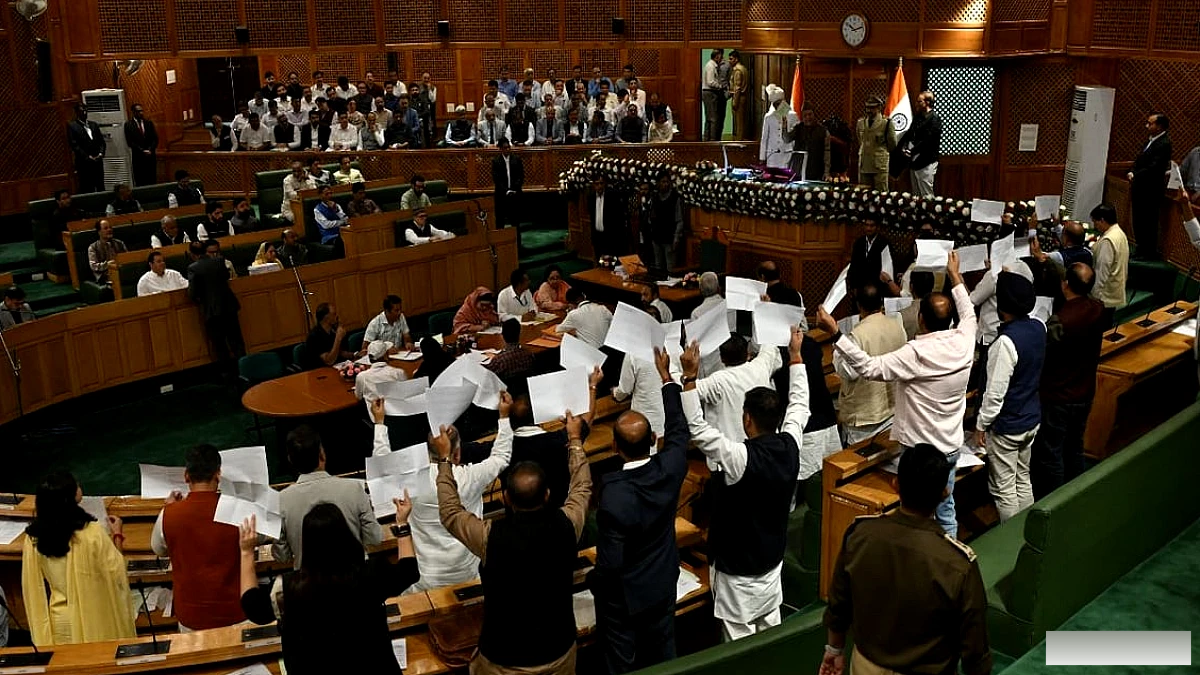 महाराजा हरि सिंह और शेख अब्दुल्ला की छुट्टियों पर सदन में हंगामा, भाजपा विधायकों ने किया वॉकआउट