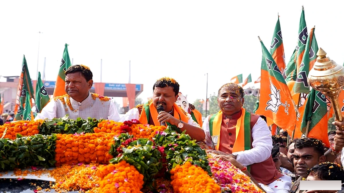 माफिया नहीं, विकास है यूपी की पहचान – कार्यकर्ता हैं राजनेता नहीं